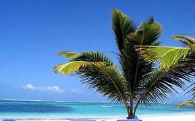 Larimar Beach